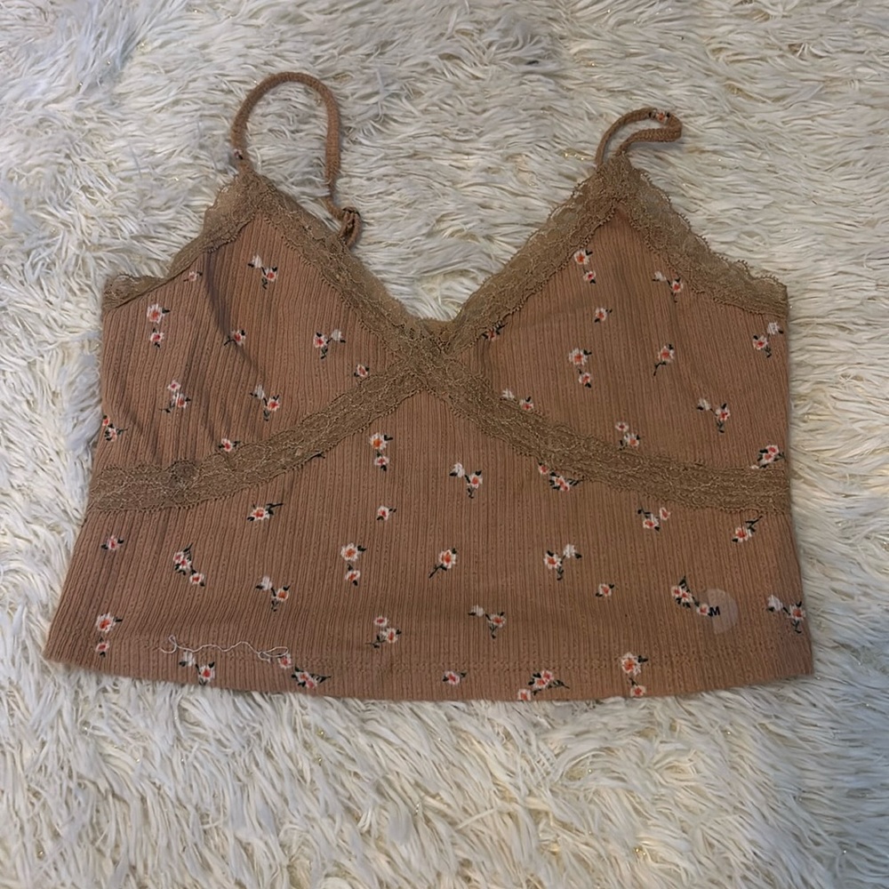 Aeropostale medium crop lace tank with flower pattern
